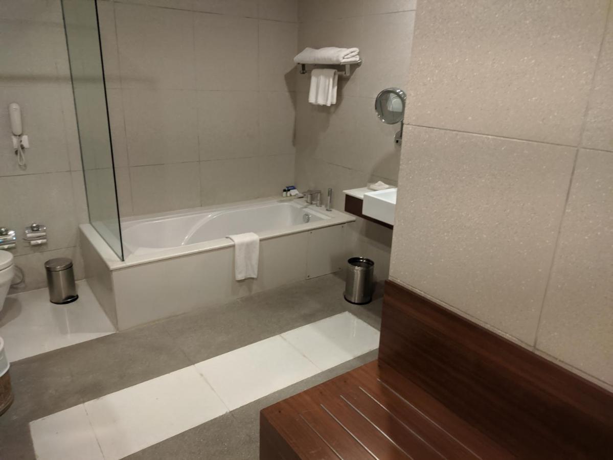포츈 셀렉트 글로벌 호텔 구라가온 구르가온 외부 사진